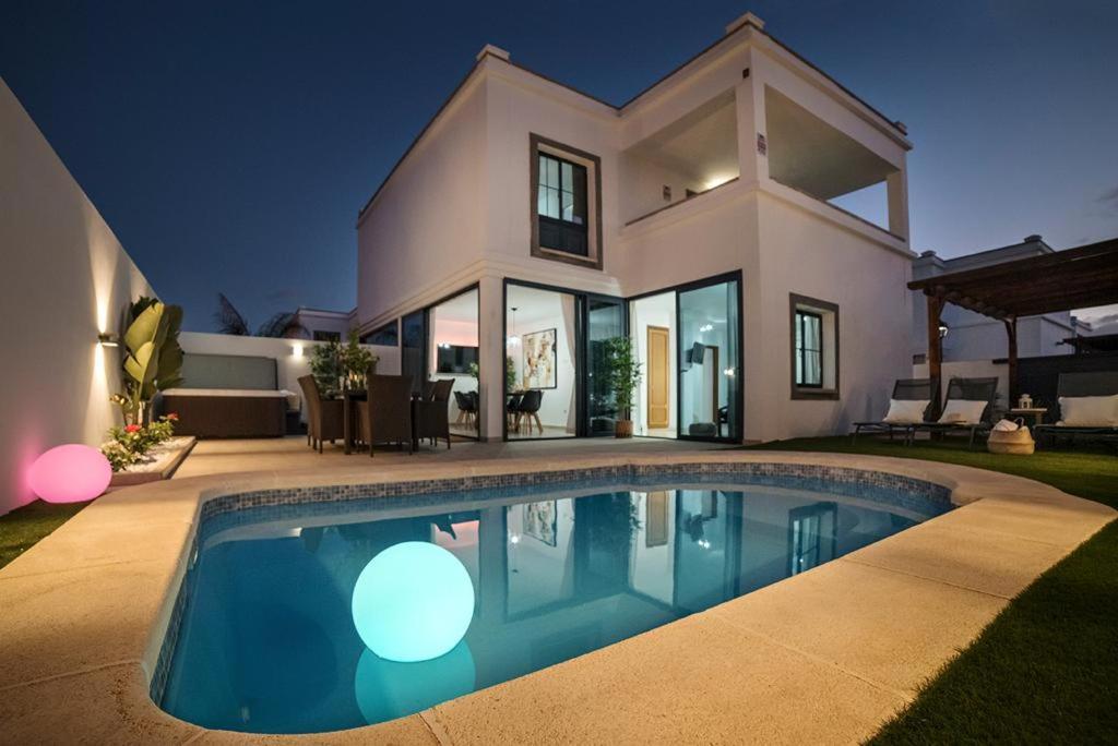 Villa Palmera Jacuzzi Яйса Экстерьер фото