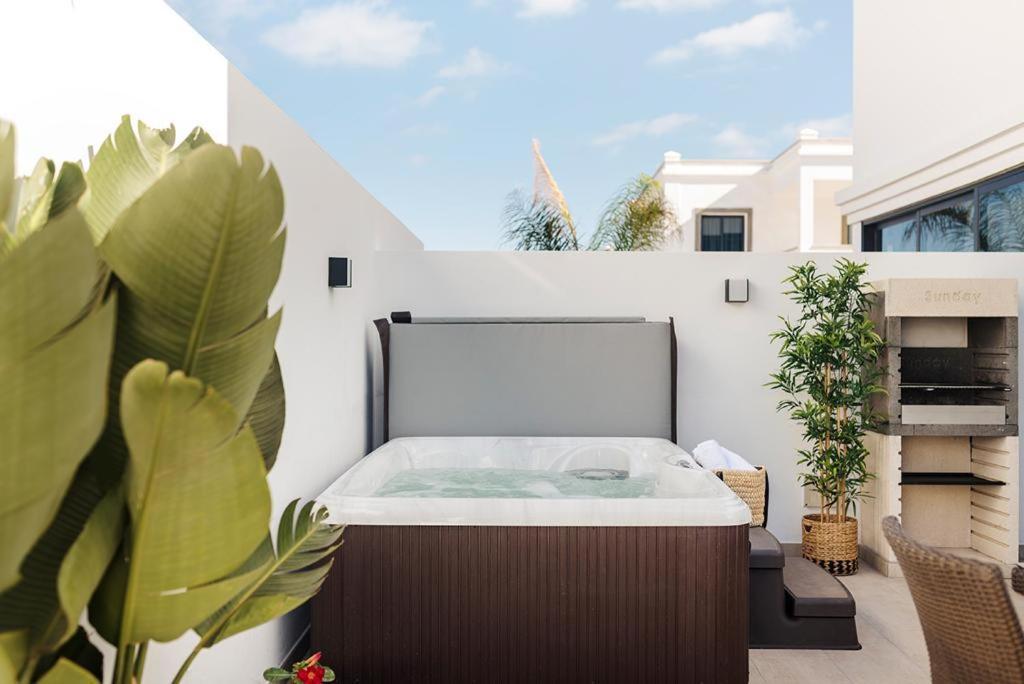 Villa Palmera Jacuzzi Яйса Экстерьер фото